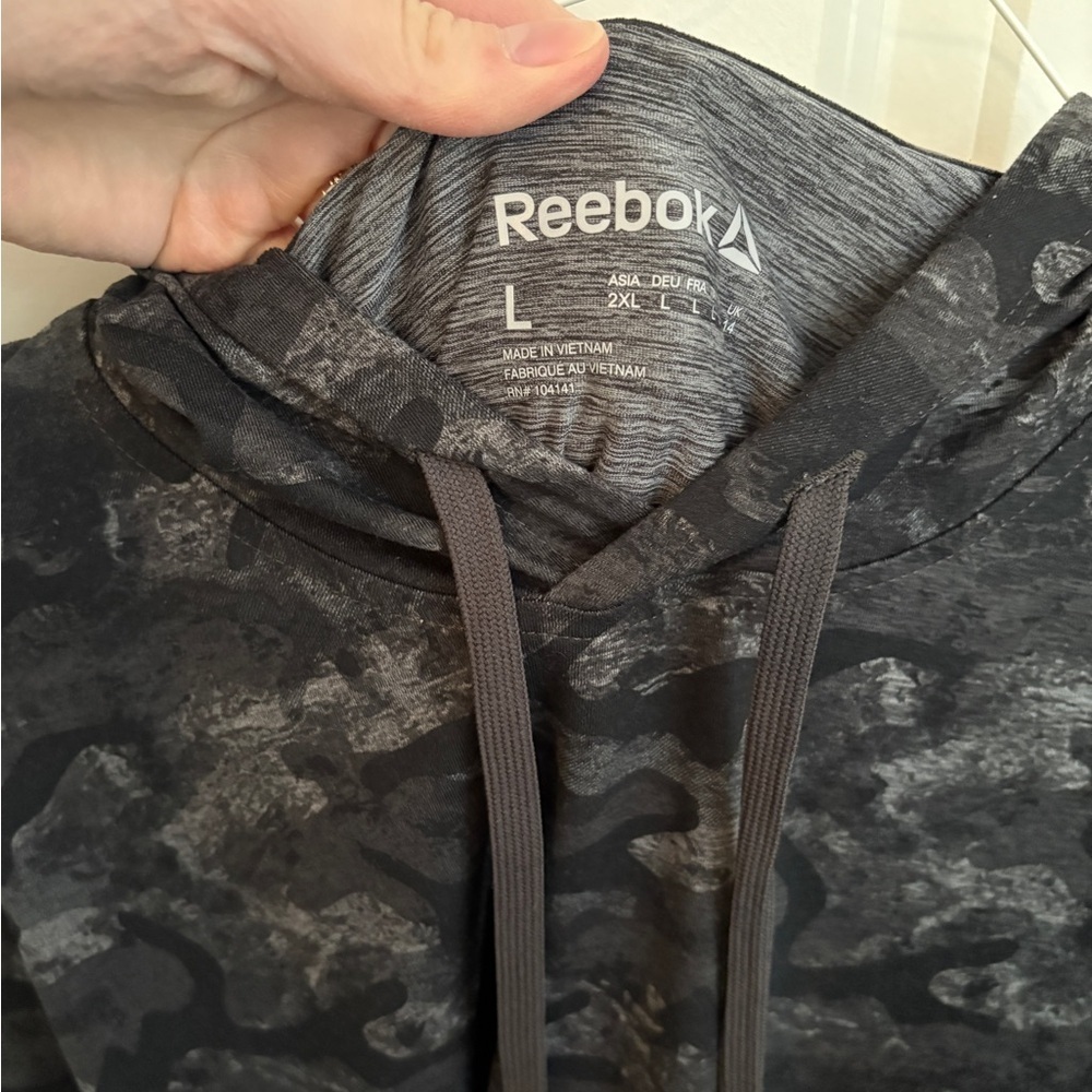 Reebok Camo Athletic Hoodie Active Athleisure Pullover Women’s large - Picture 3 of 6